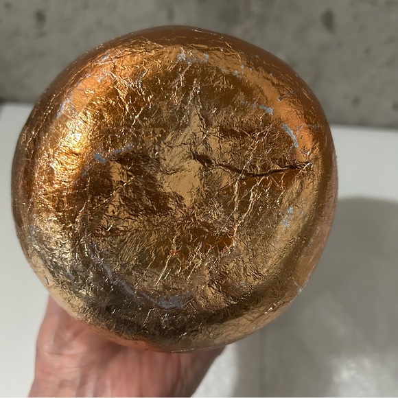 Foiled Bunny Container - Picture 9 of 9